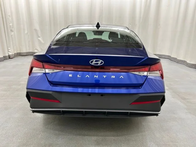 Used 2025 Blue Hyundai SE image 21