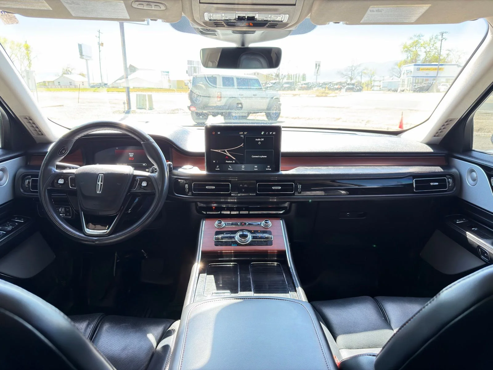 Used 2021 Gray Lincoln Reserve image 32