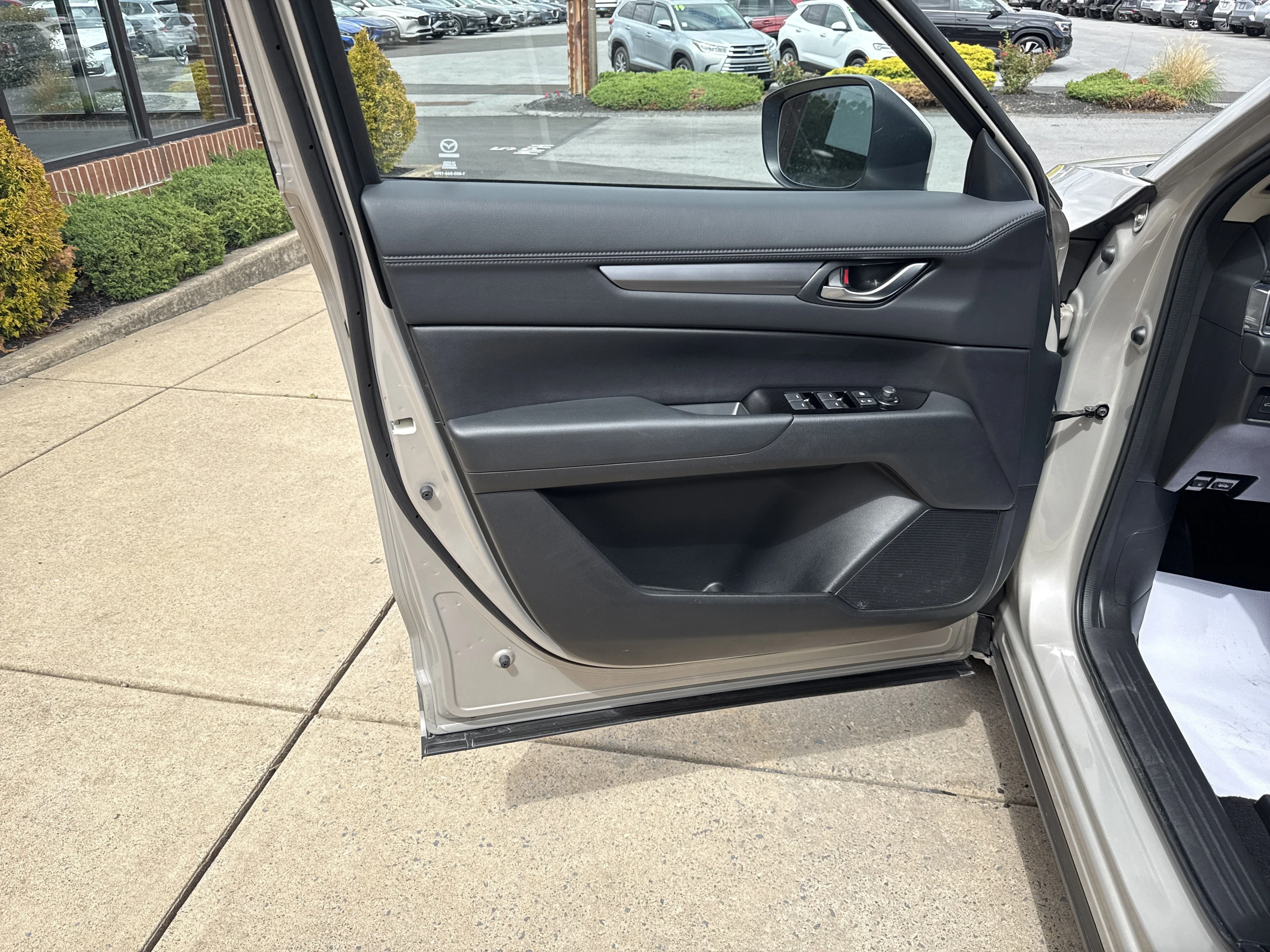 Used 2025 Platinum Quartz Metallic Mazda 2.5 S Preferred Package image 15