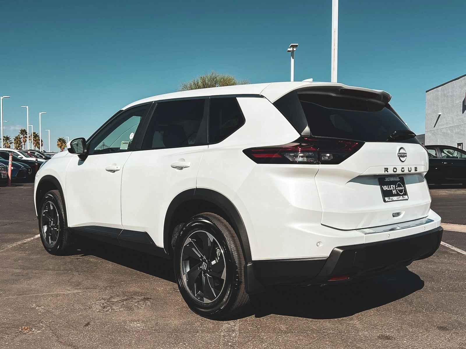 New 2026 Everest White Pearl TriCoat Nissan SV image 6