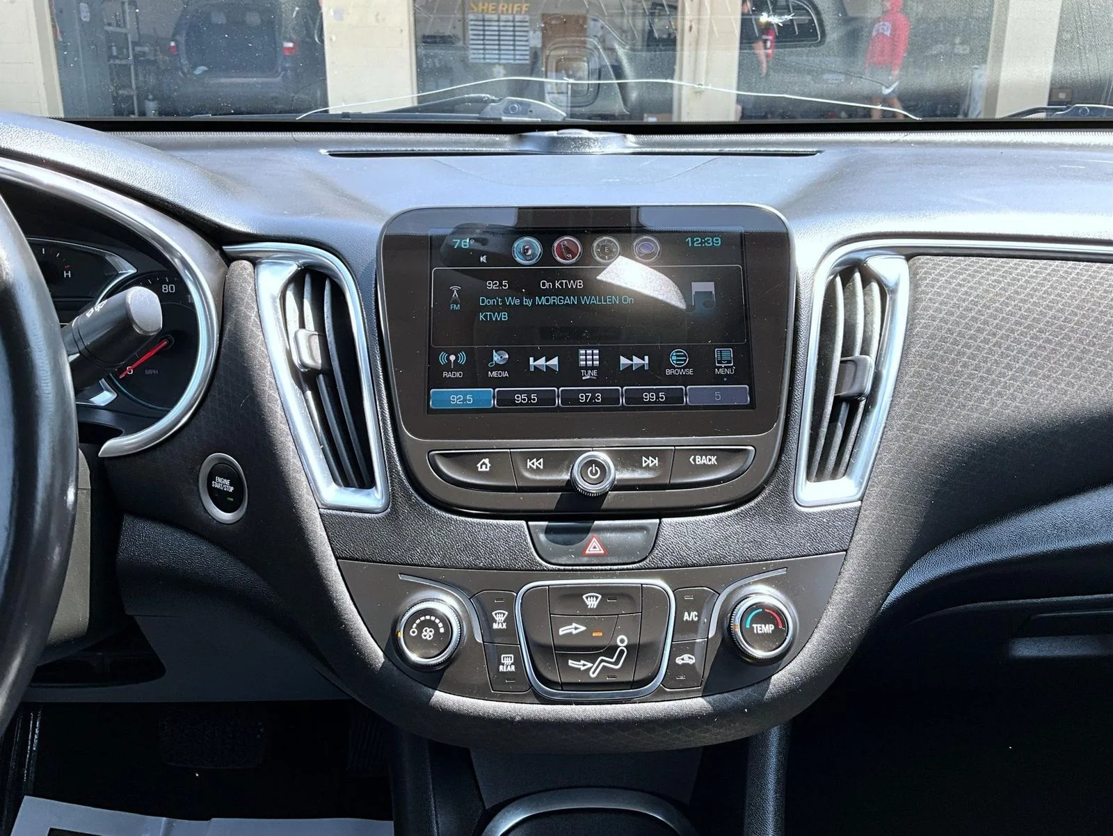 Used 2018 Silver Chevrolet LT image 14