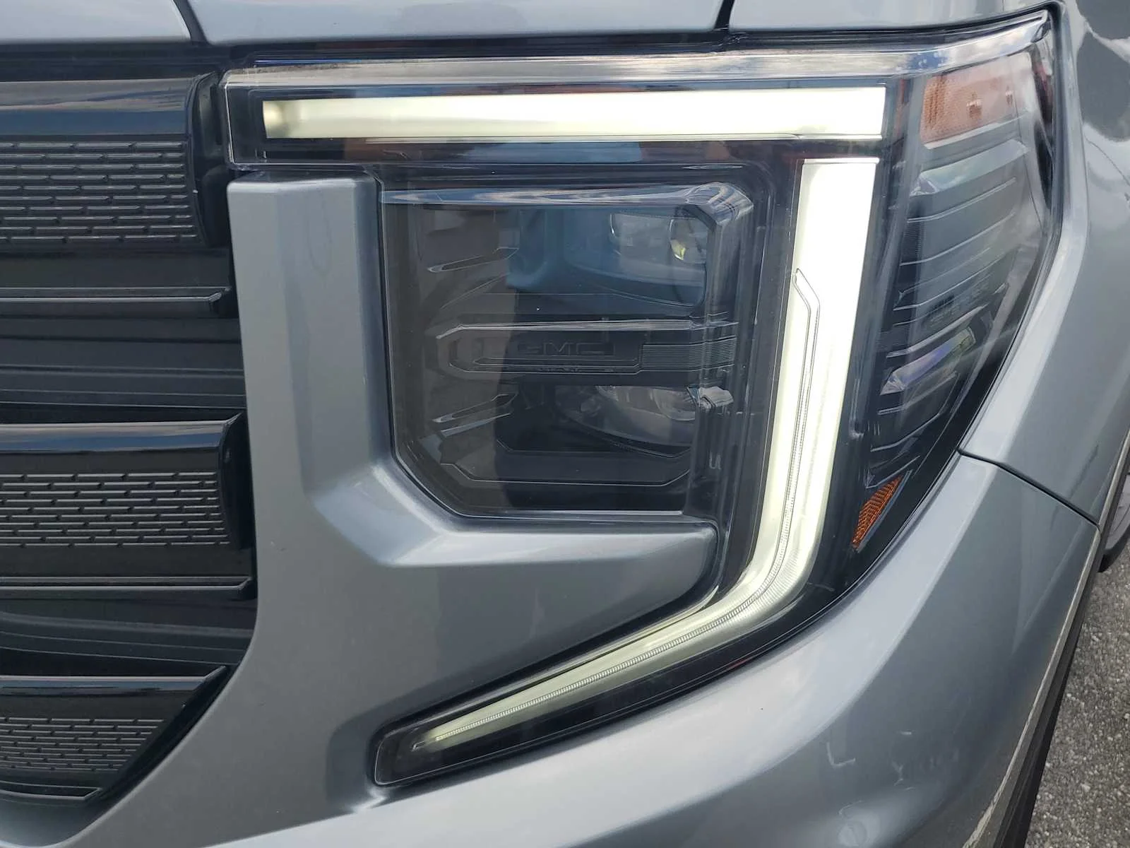 New 2026 Sterling Metallic GMC Elevation image 25
