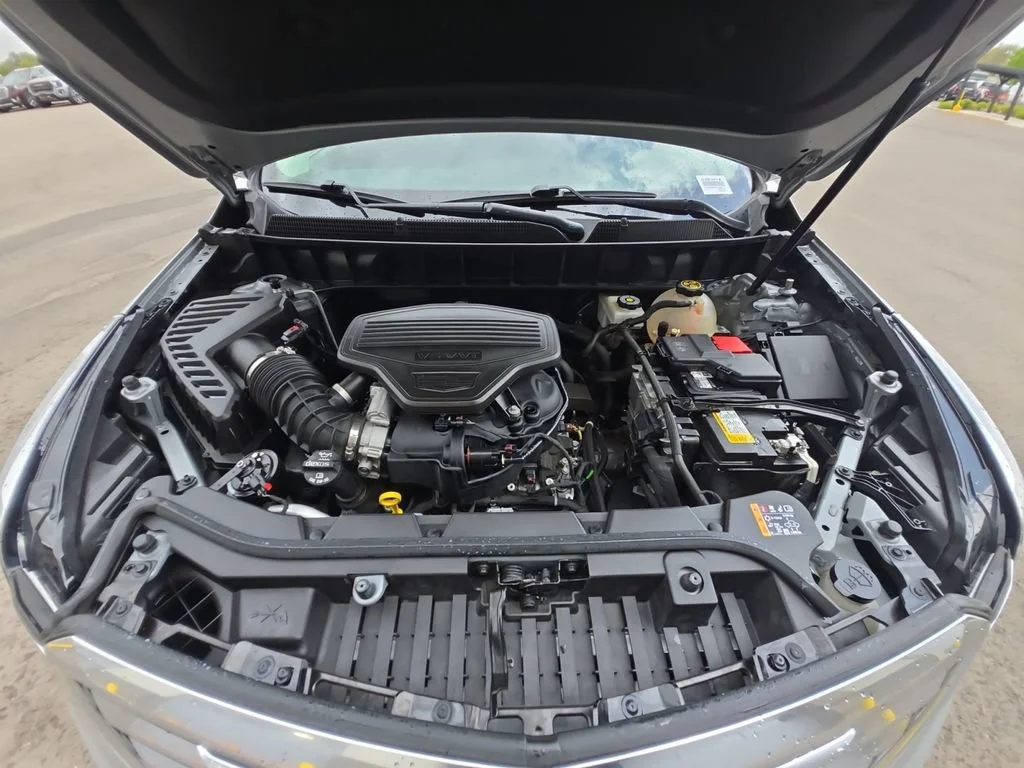 Used 2019 RADIANT SILVER METALLIC Cadillac Luxury AWD image 30
