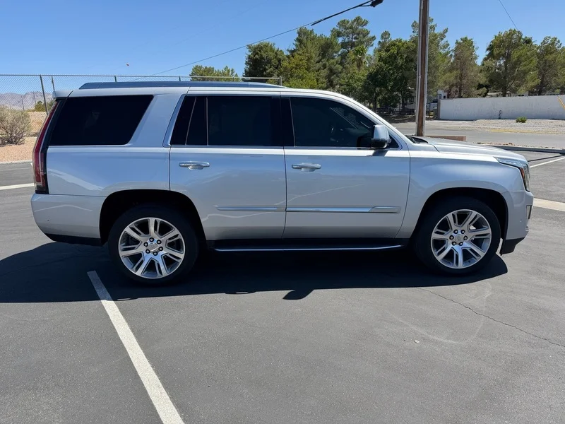 Used 2020 RADIANT SILVER METALLIC Cadillac Luxury image 2