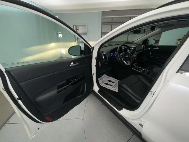 Used 2022 White Kia EX image 11