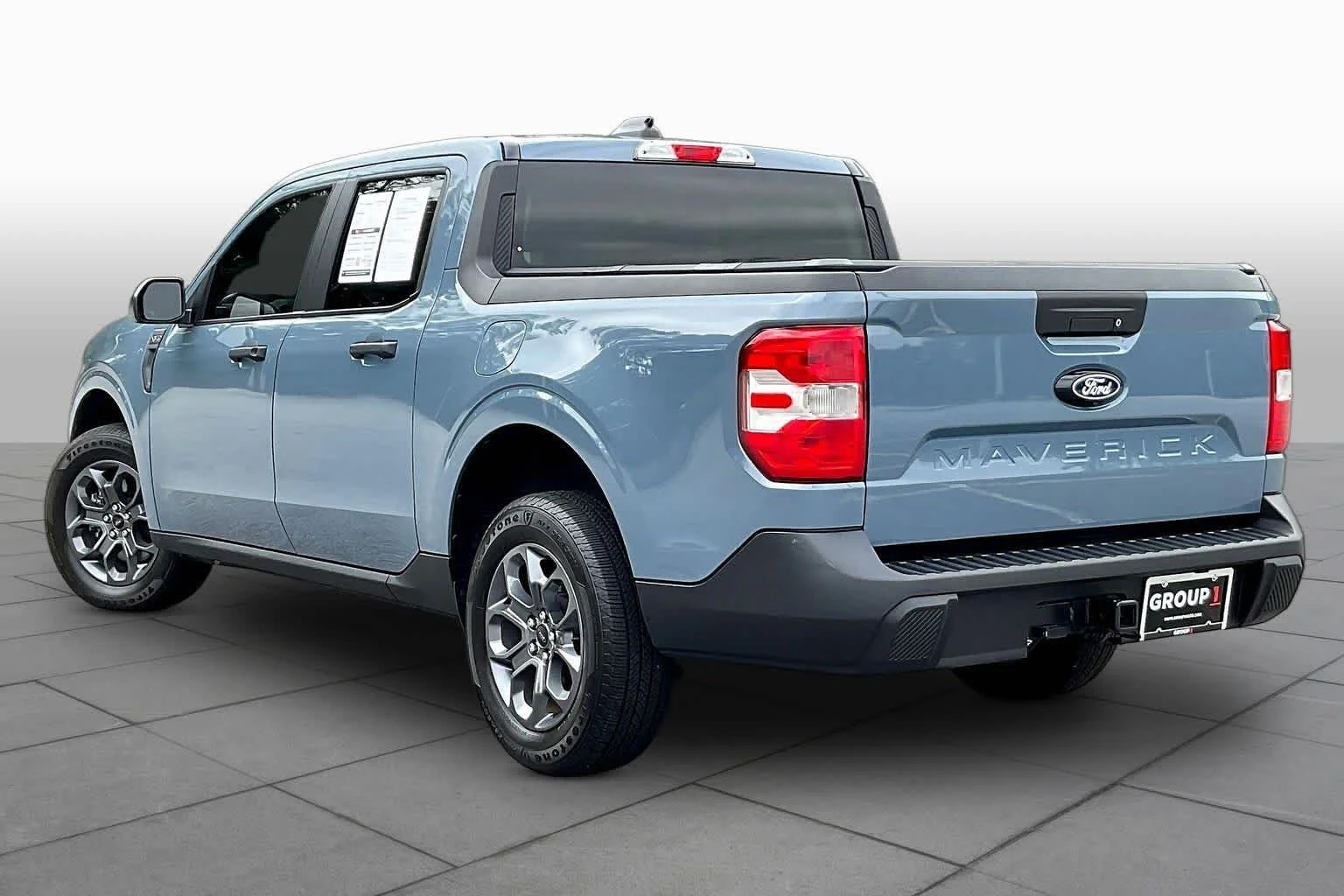 Used 2025 Azure Gray Metallic Tri-Coat Ford XLT image 12