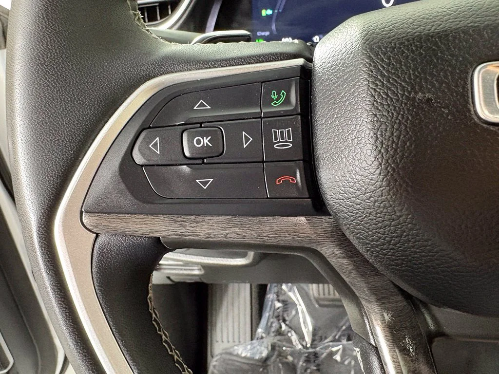 Used 2024 White Jeep 4xe image 24