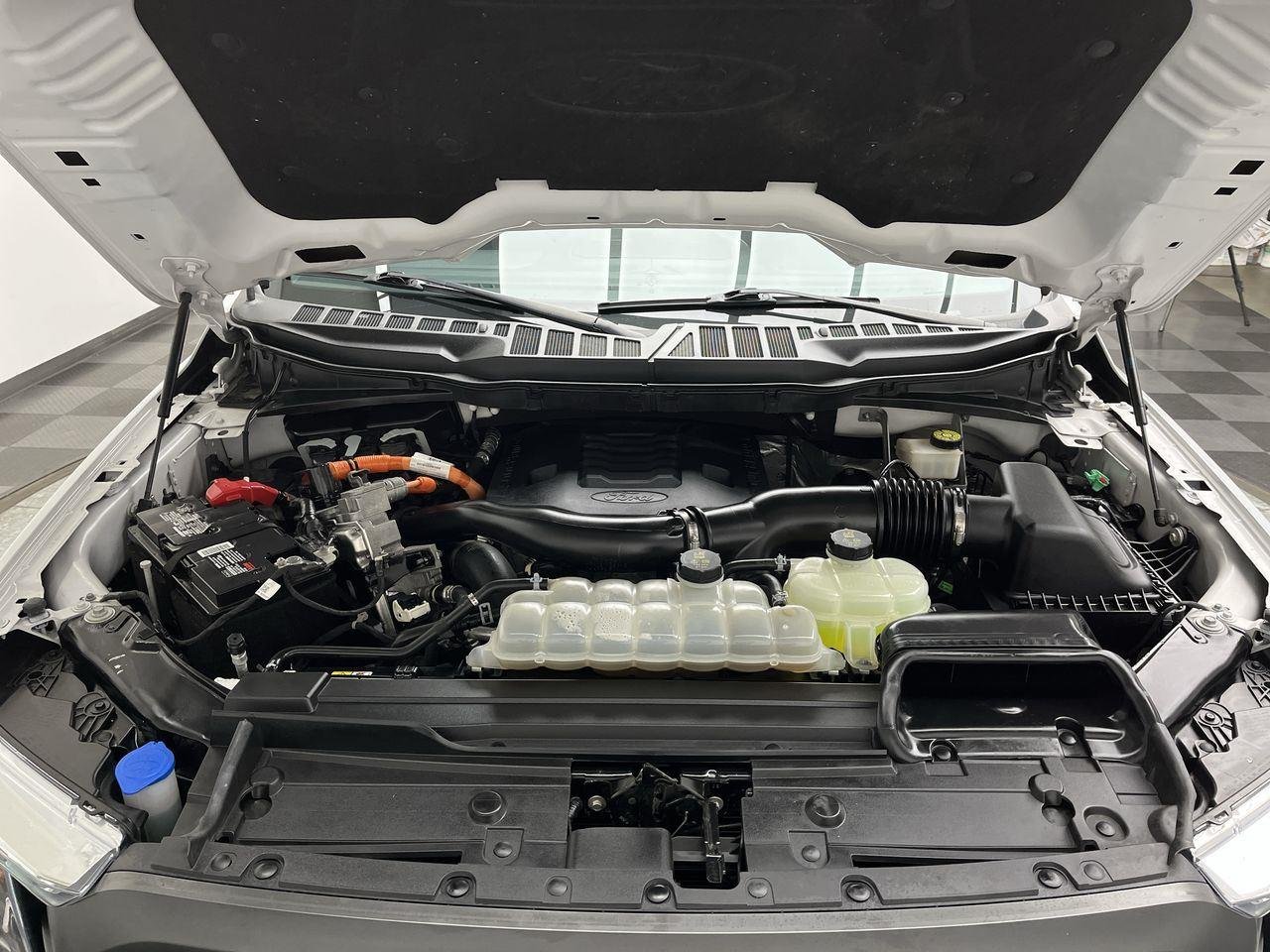 Used 2023 Avalanche Gray Ford XLT image 30