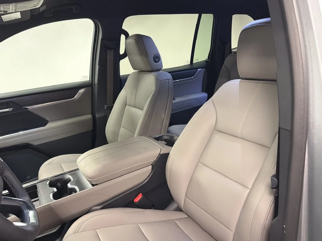 New 2027 Sterling Metallic GMC Elevation image 26