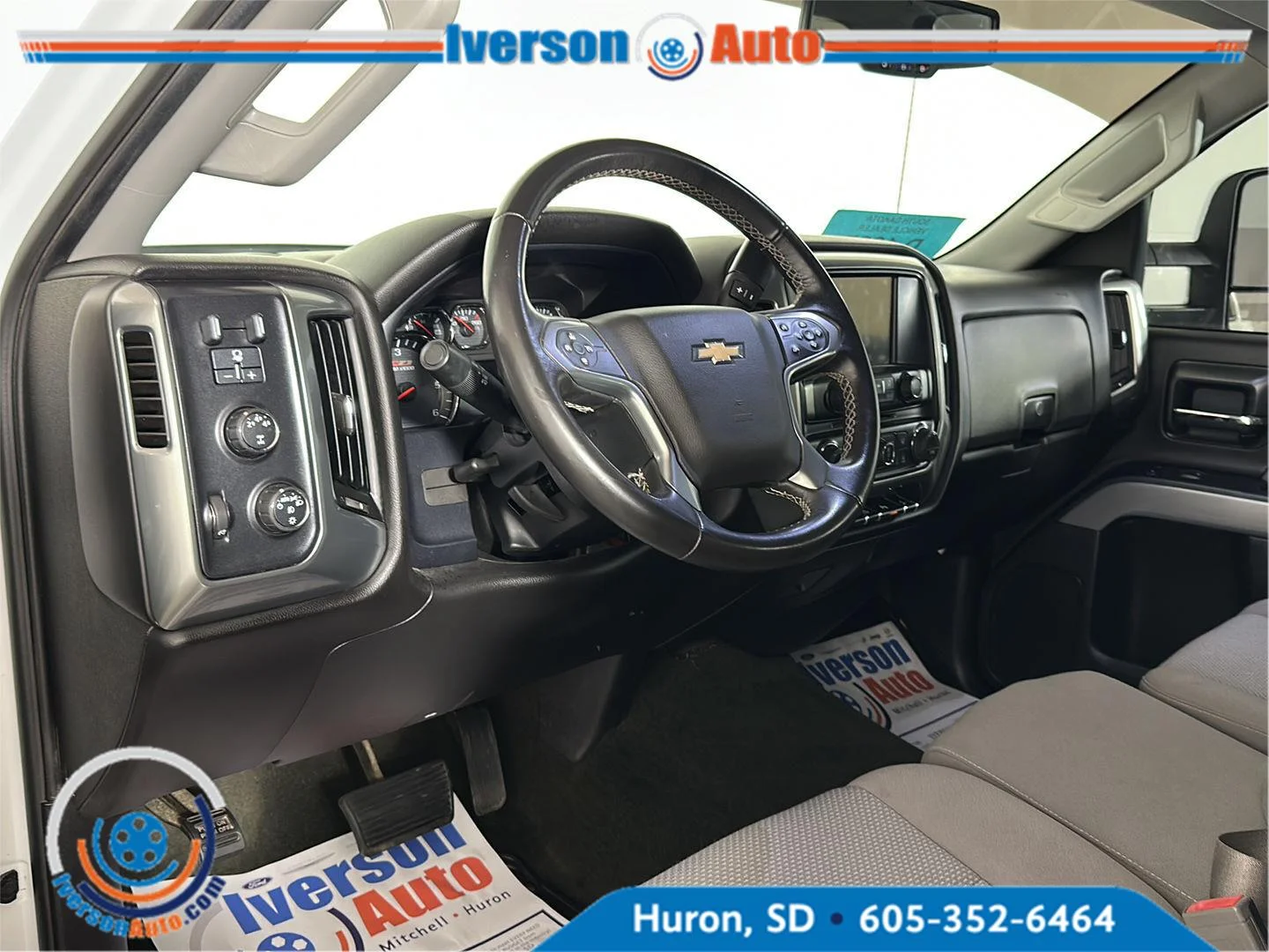 Used 2015 Summit White Chevrolet LT image 15