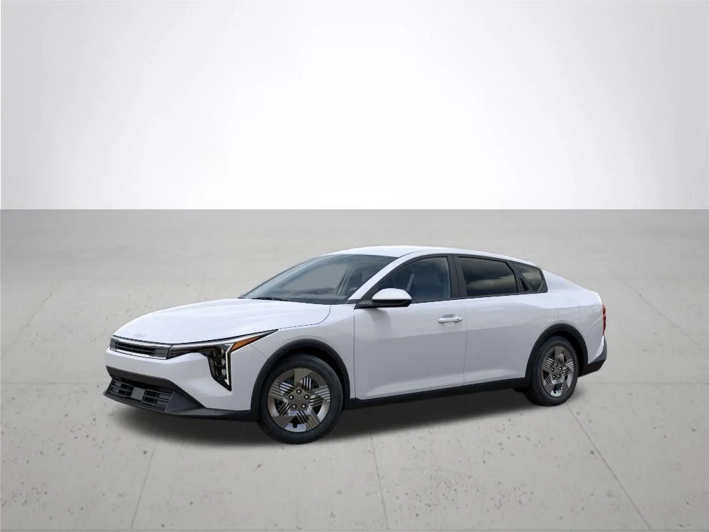 New 2026 Snow White Pearl Kia LX image 3