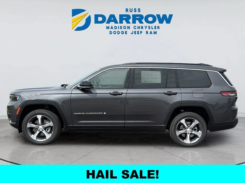 New 2025 Baltic Gray Metallic Clear-Coat Exterior Paint Jeep Limited image 2