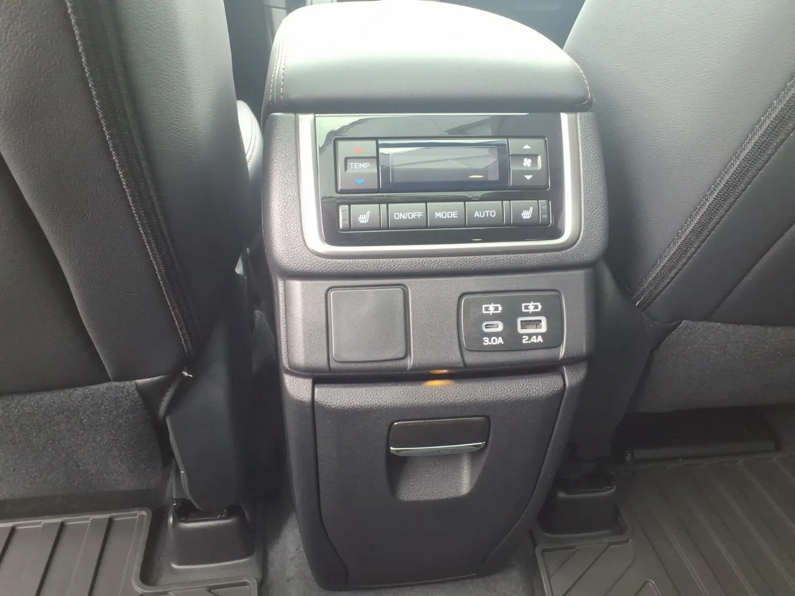 2025 Subaru Ascent Bronze Edition - Photo 42