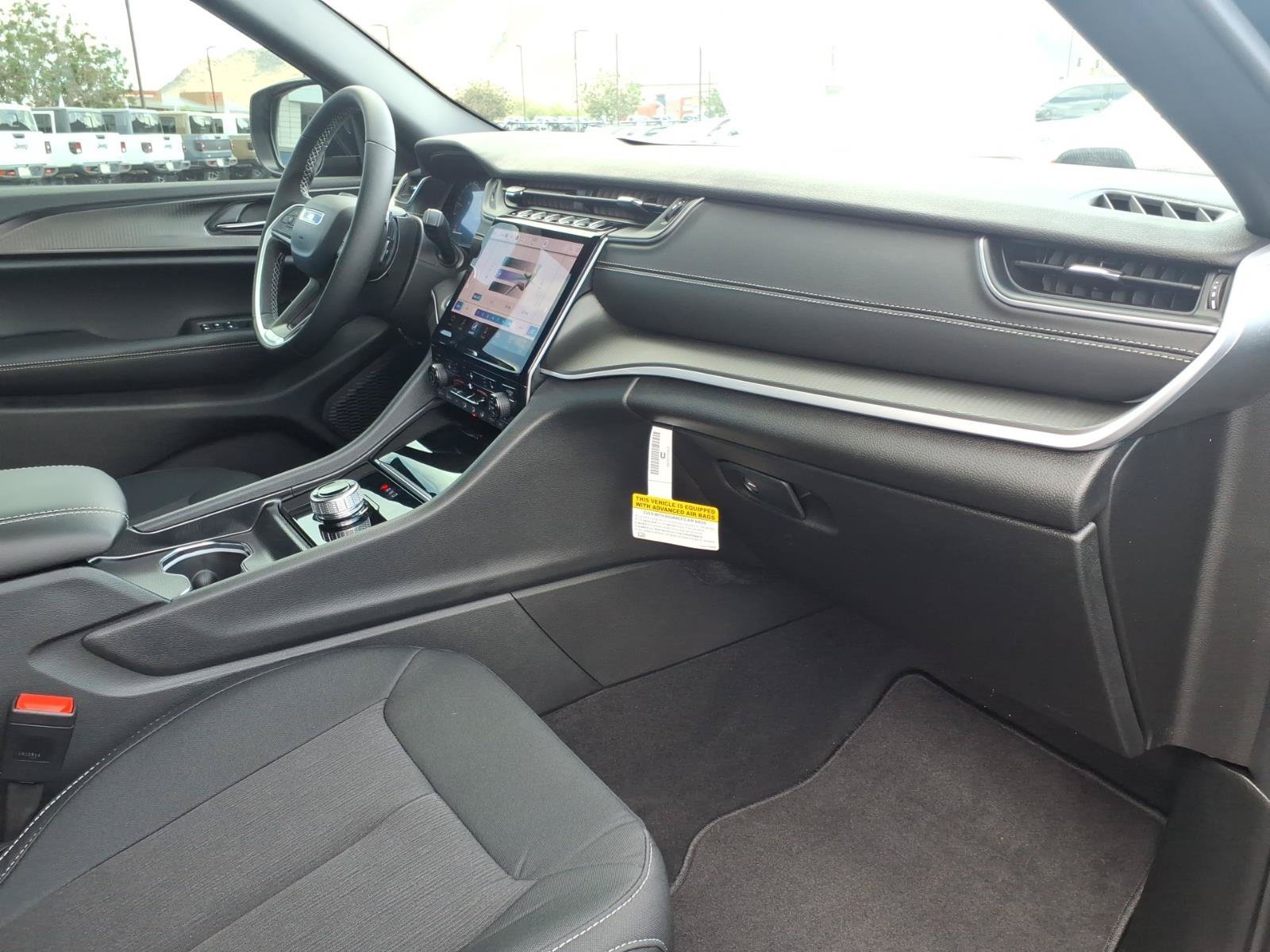 New 2027 High-Gloss Black Paint Jeep Laredo X image 6