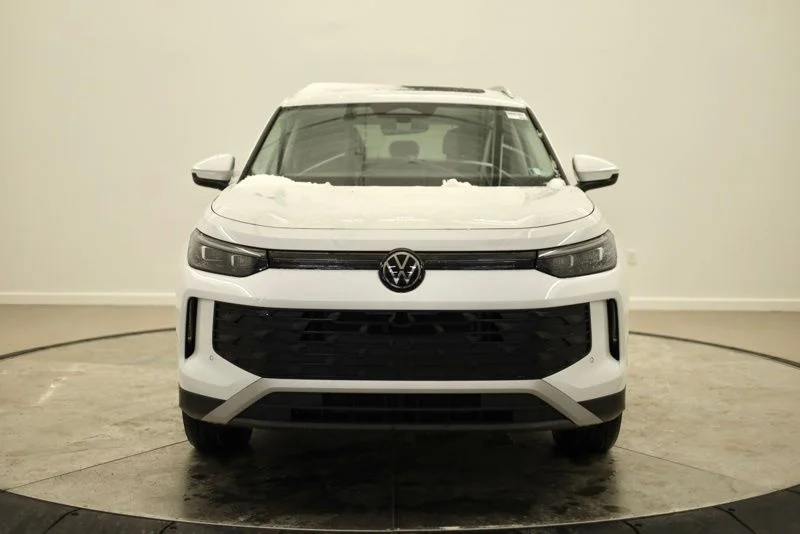 New 2026 White/off-white Volkswagen 2.0T SE image 8