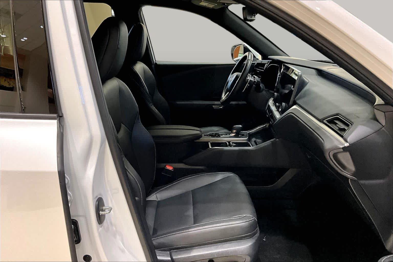 Certified Used 2025 Wind Chill Pearl Lexus  image 8