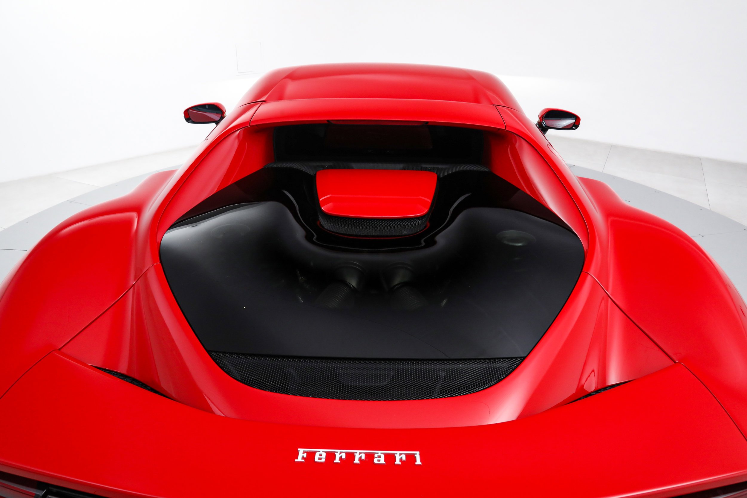 Used 2024 Red Ferrari  image 32