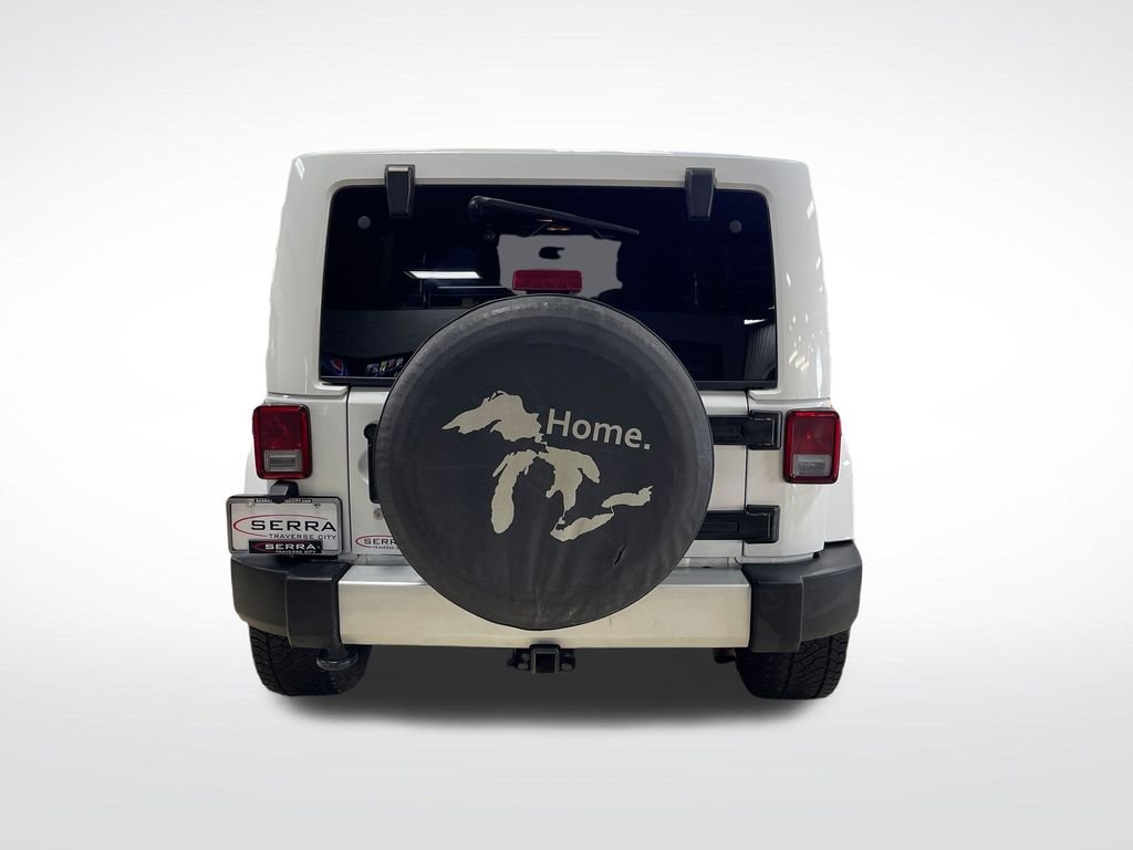 Used 2014 White Jeep Unlimited Sahara image 5
