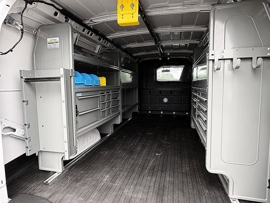 Used 2025 Summit White Chevrolet Work Van image 10