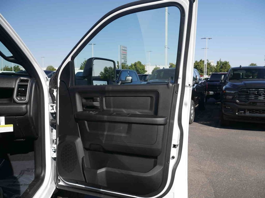 New 2026 Bright White Clear-Coat Exterior Paint RAM  image 31