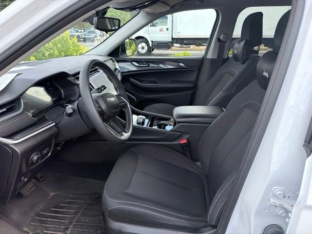 Used 2022 White Jeep Laredo image 14