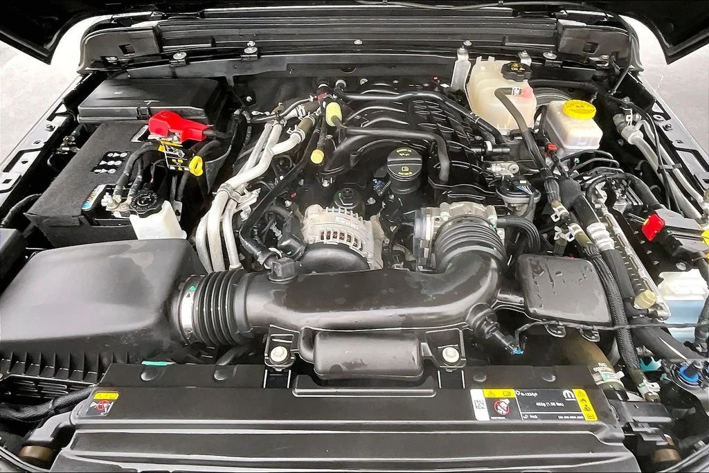 2023 Jeep Wrangler 4-Door Sport Altitude - Photo 10
