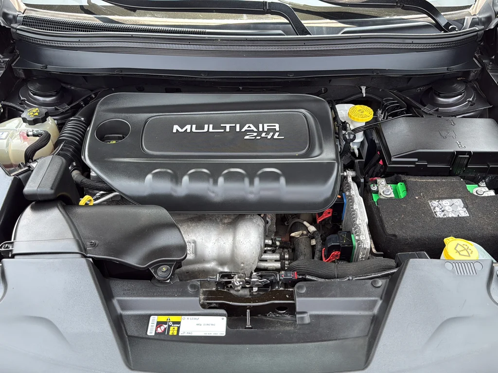 Used 2018 Gray Jeep Latitude Plus image 31