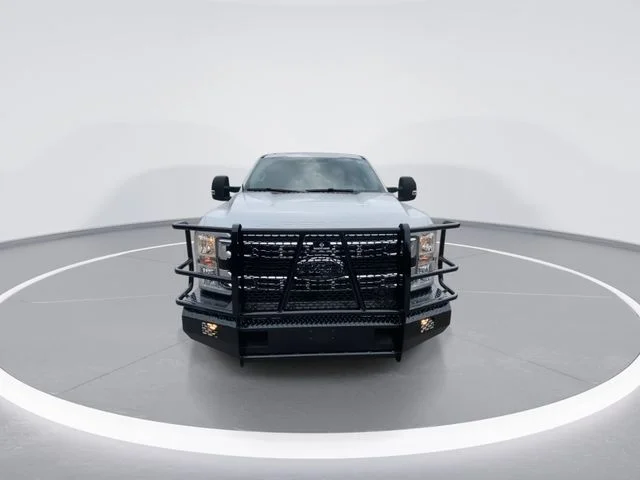 Used 2025 White Ford XLT image 3