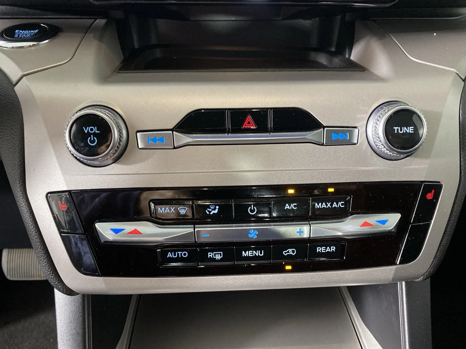 Used 2024 Agate Black Ford XLT image 22