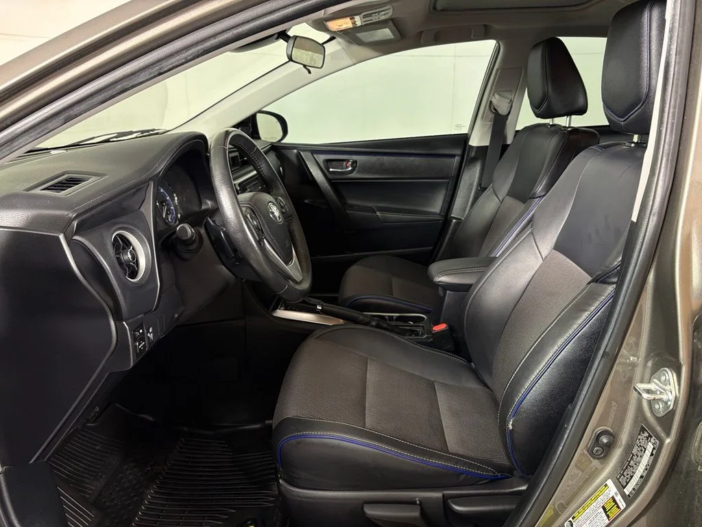 Used 2018 Gray Toyota SE image 15