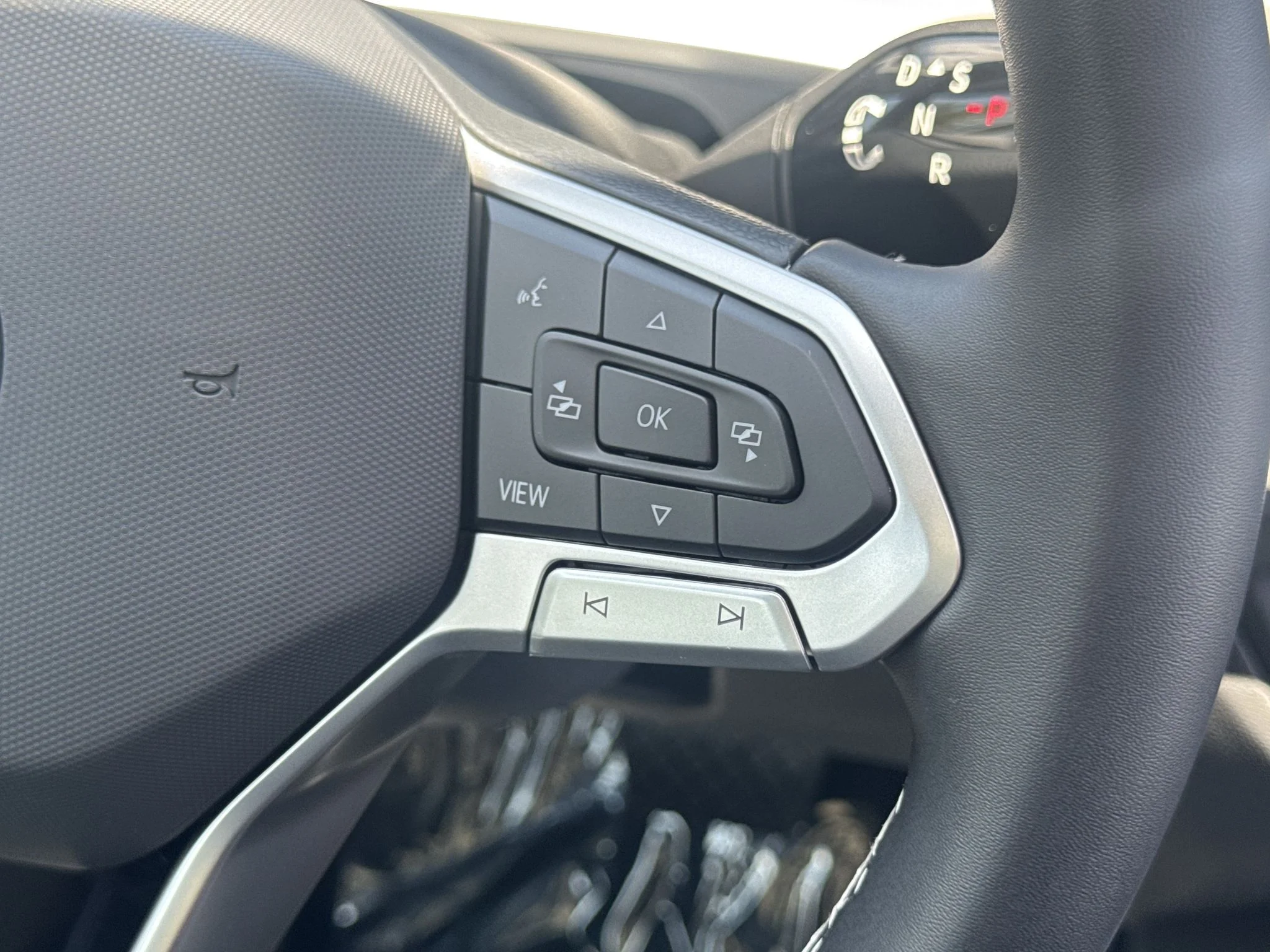 New 2026 Platinum Gray Metallic Volkswagen SE image 20
