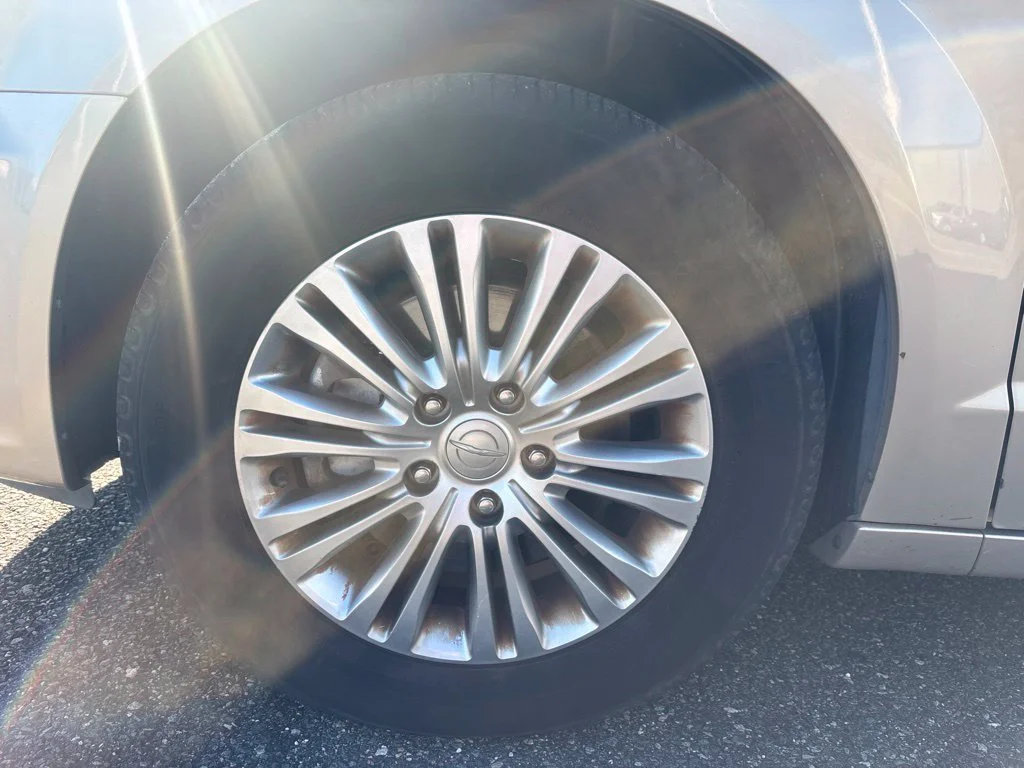 Used 2016 Beige Chrysler Touring-L image 25