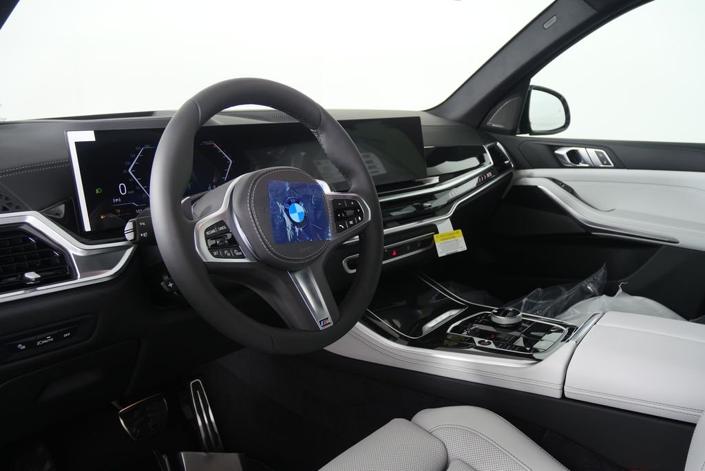 Used 2026 Tanzanite Blue II Metallic BMW sDrive40i image 13