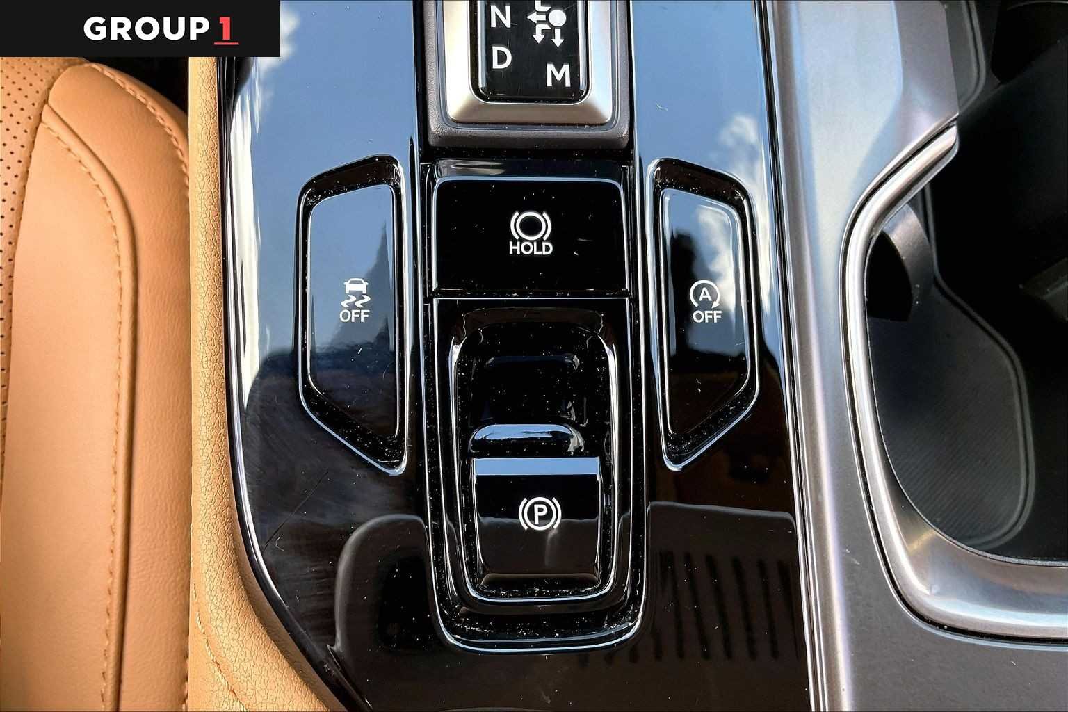 Certified Used 2025 Nori Green Pearl Lexus Premium image 32