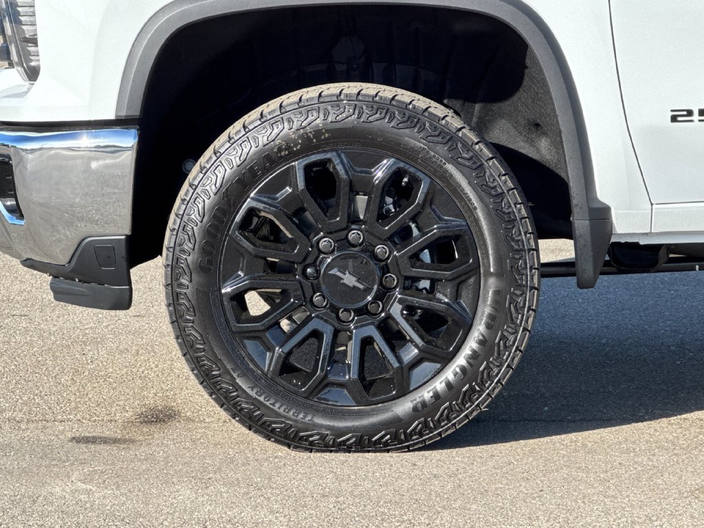 New 2026 Summit White Chevrolet LT image 23