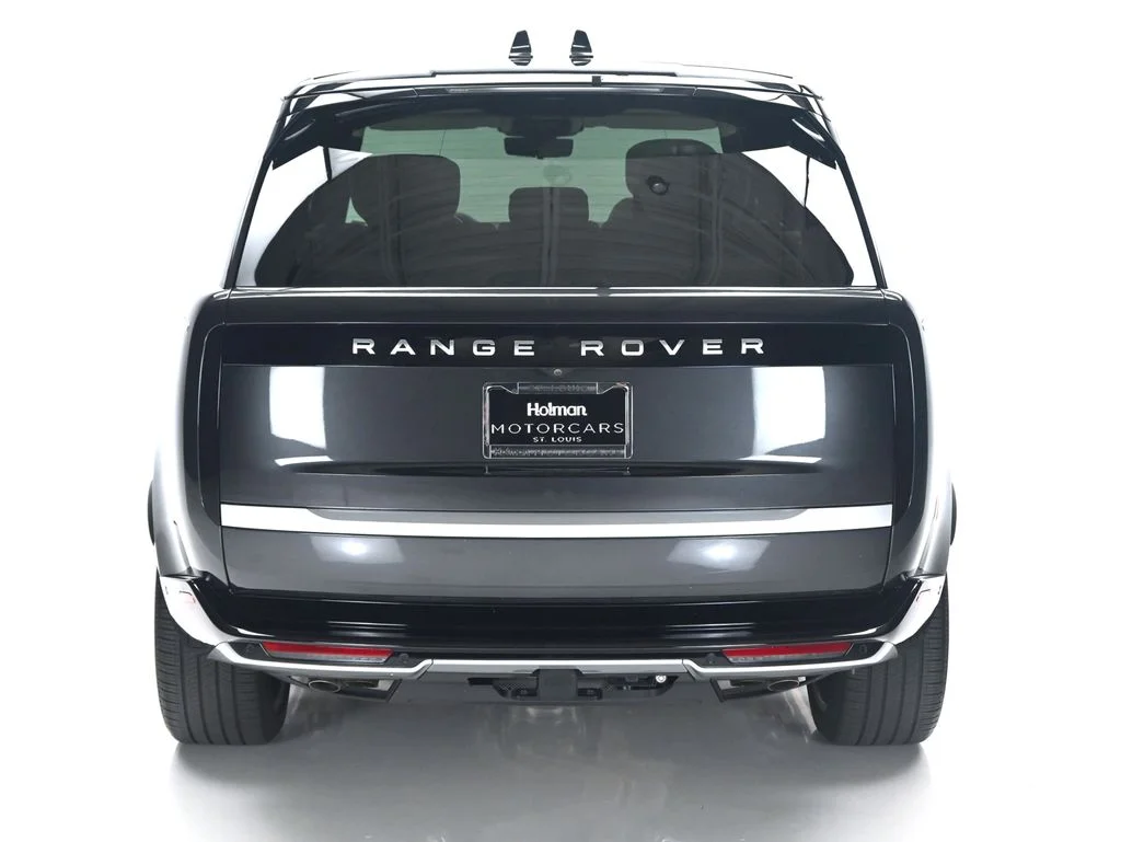 Used 2025 Borasco Gray Metallic Land Rover Autobiography image 11