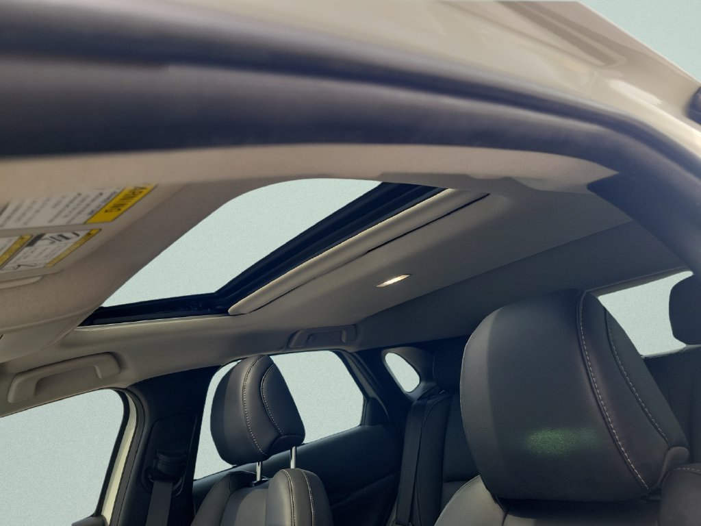 Used 2021 White Mazda Preferred image 17
