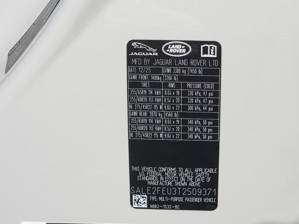 2026 Land Rover Defender X-Dynamic SE | CarEdge | CarEdge