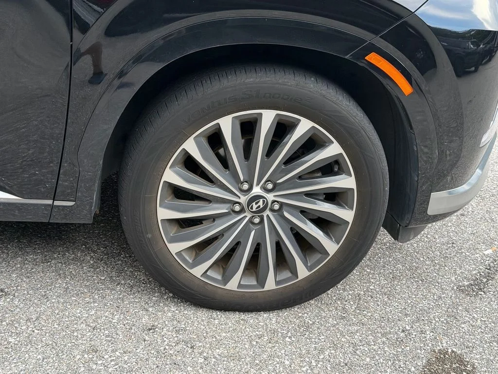Used 2024 Black Hyundai Calligraphy image 9