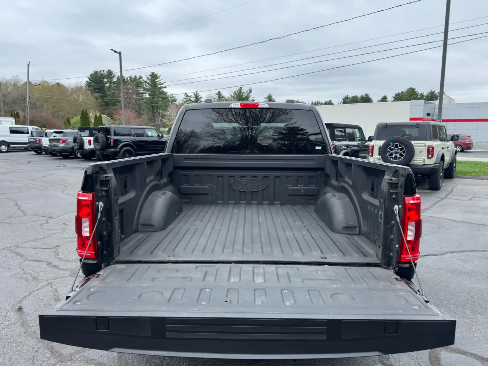 Certified Used 2023 Agate Black Ford XLT image 5