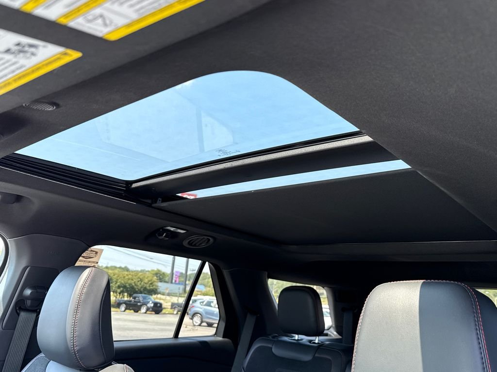 2025 Ford Explorer ST - Photo 33