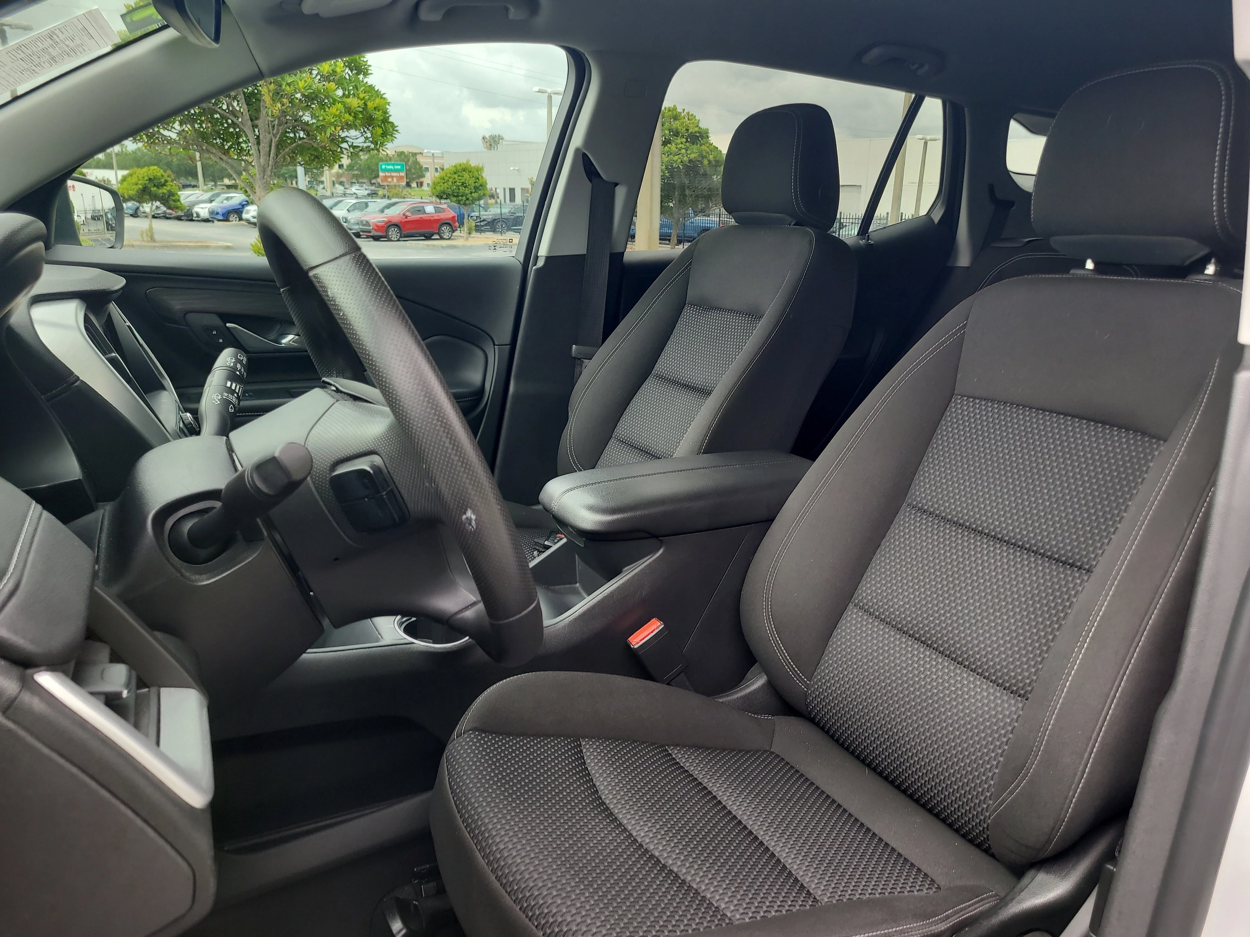 Used 2024 Summit White GMC SLE image 19