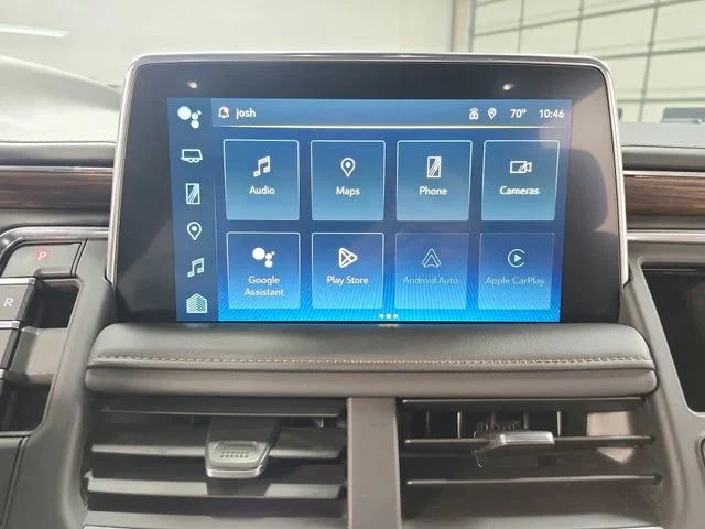 Used 2023 Iridescent Pearl Tricoat Chevrolet High Country image 31