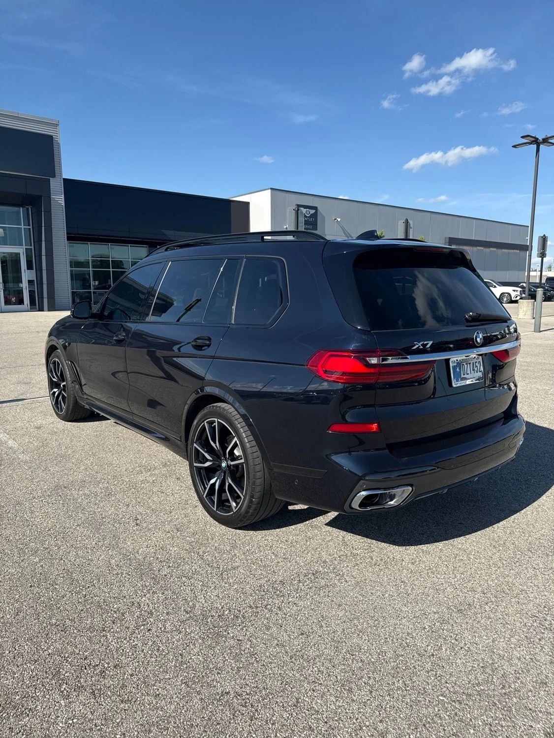 Used 2019 Black BMW xDrive40i image 6
