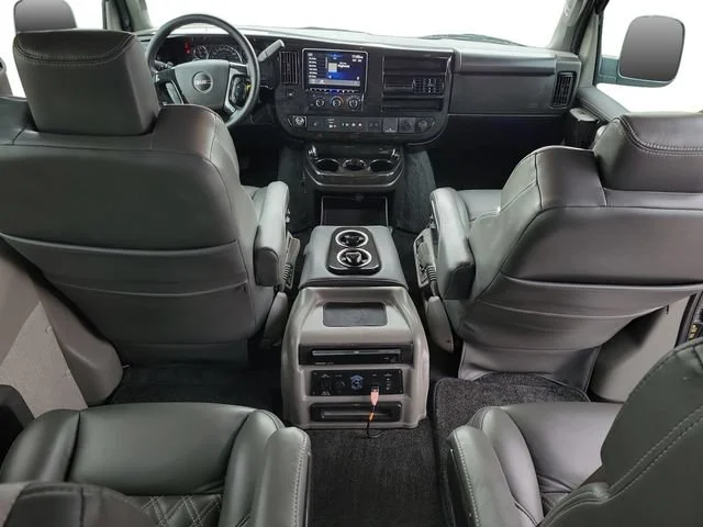 Used 2025 Special Exterior Color GMC Work Van image 25