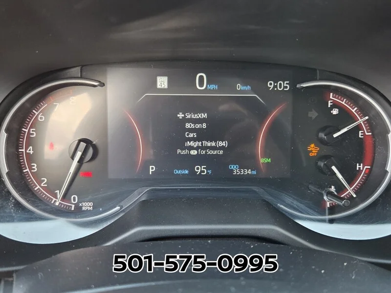 Used 2025 Silver Sky Metallic TOYOTA XLE PREMIUM FWD image 31
