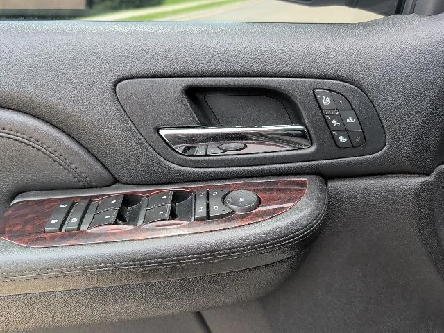 Used 2009 White GMC Denali image 15
