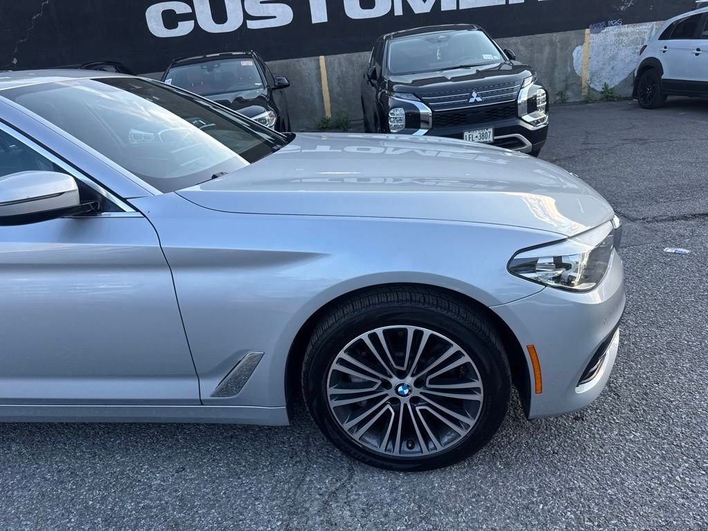 Used 2019 Silver BMW 530i xDrive image 9