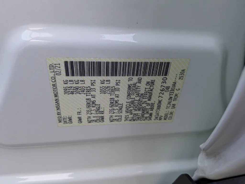 Used 2021 White Nissan SV image 37