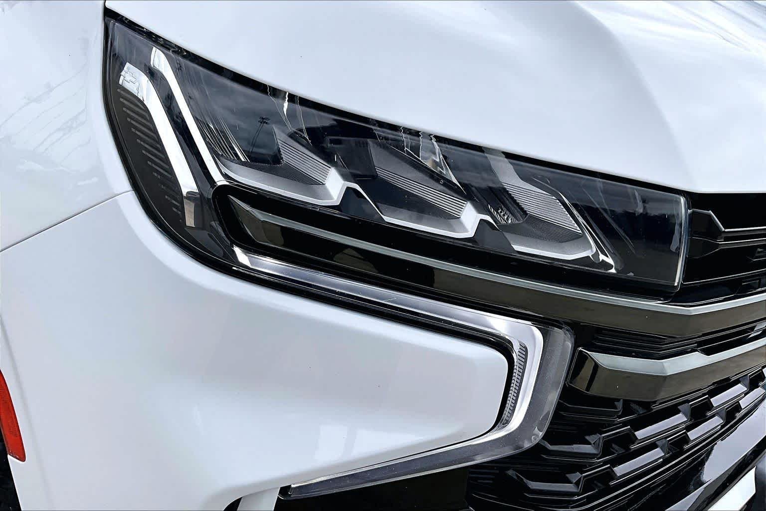Used 2021 Summit White Chevrolet Z71 image 28